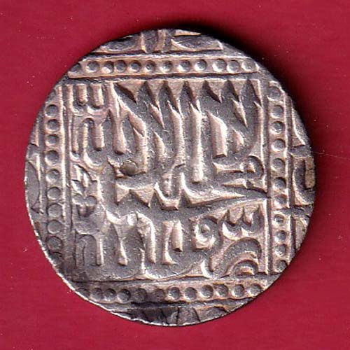 MUGHALS AKBAR AGRA MINT ONE RUPEE RARE SILVER COIN-F9097